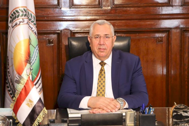 وزير الزراعة  يعلن الإفراج عن 160 ألف طن اعلاف"الذرة والصويا" بحوالي 82 مليون دولار خلال اسبوع