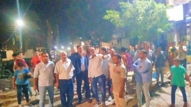 استكمال أعمال مشروع الصرف الصحي بشارع أبو زهران بمركز سمالوط بالمنيا