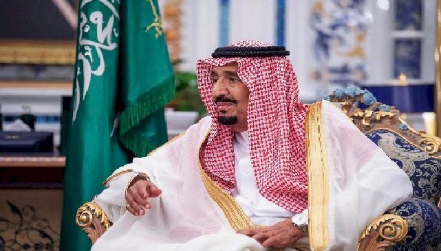 رئاسة شؤون الحرمين تهدي ضيوف الرحمن حقائب توعوية تتعلق بشرح أحكام وواجبات الحج