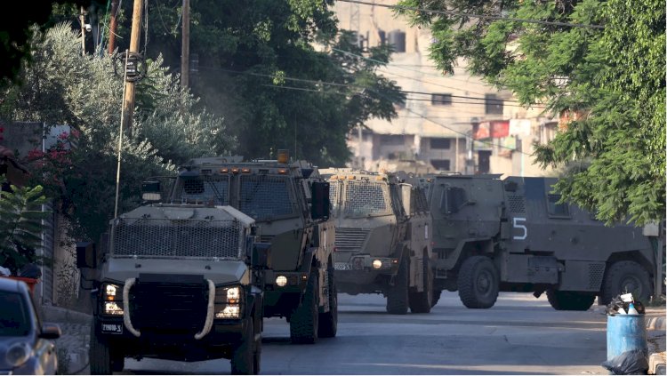 محمود عباس يندد بما تقوم به اسرائيل ويصفها بجريمة حرب جديدة