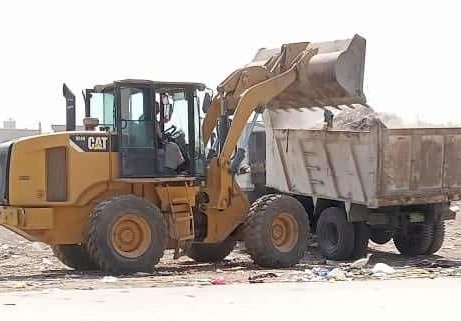 حملات مكثفة للنظافة وصيانة دورية لأعمدة الإنارة بمراكز المنيا