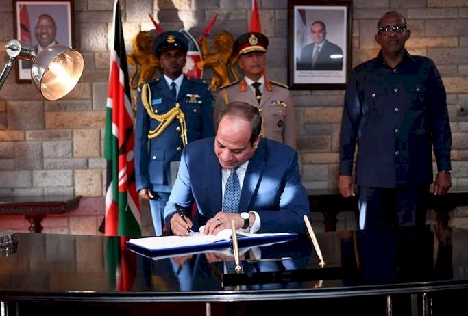 السيد الرئيس يوجه كلمة الرئيس السيسي لرئيس كينيا وللشعب الكيني الشقيق في سجل الزائرين