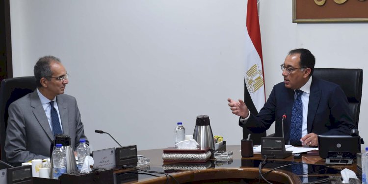 مدبولي يتابع الموقف التشغيلي لنظم المعلومات والاتصالات بالمقرات الحكومية بالعاصمة الجديدة