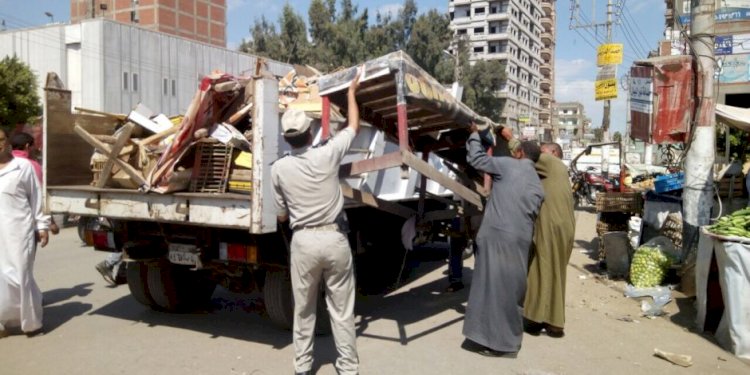 حملة مكبرة للاشغالات فى مركزين بالمنيا