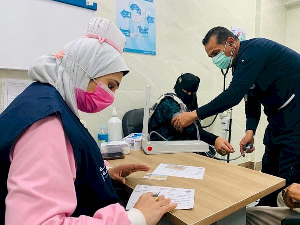 ١٠٠ يوم صحة  تقدم ٤٨٠٢ خدمة في مجال مراقبة الأغذية والبيئة بالمنيا