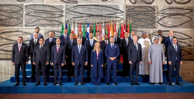 نيابة عن سمو ولي العهد ووزير الداخلية يستعرض جهة المملكة الاغاثية