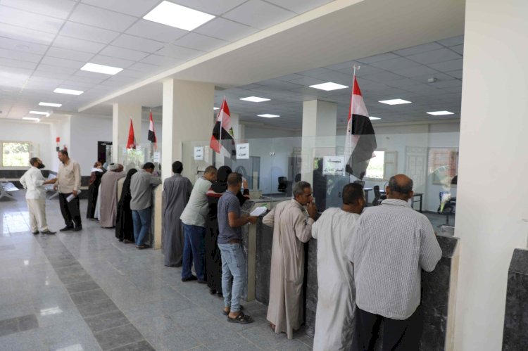 محافظ المنيا:التشغيل التجريبي للمجمعات الحكومية يشهد اقبالا من المواطنين