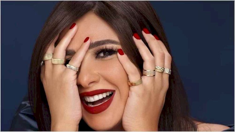 الجمهور يمنح جائزة الحب لياسمين عبد العزيز
