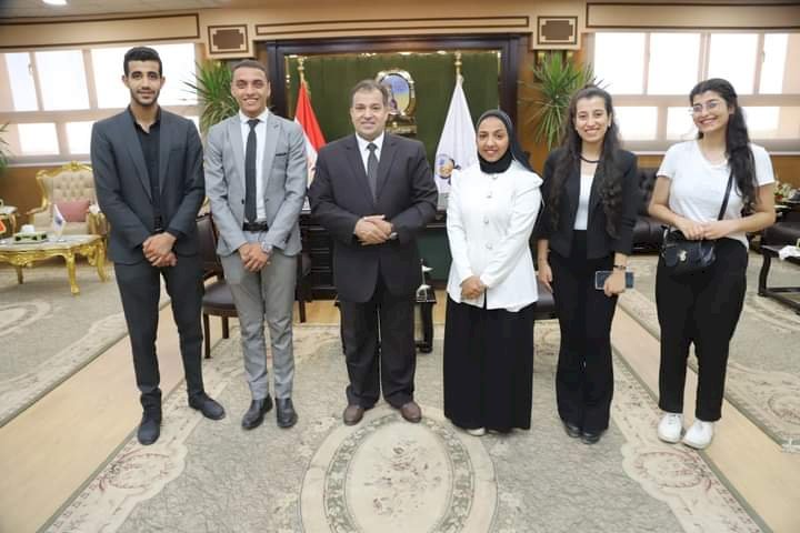 رئيس جامعة جنوب الوادي يستقبل وفد برلمان شباب مصر  بمحافظة قنا