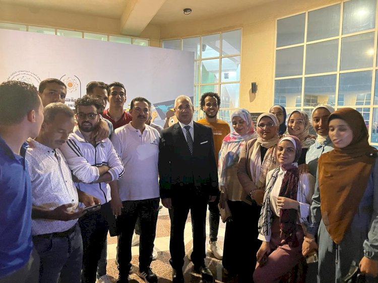 رئيس جامعة المنيا يشهد اسبوع شباب الجامعات بحلوان