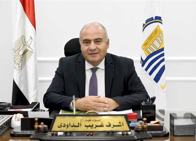 محافظ قنا يتابع الموقف التنفيذى لأعمال المرافق بمدينة الأمل بنجع حمادى
