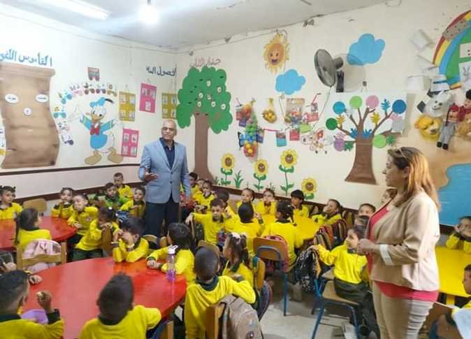 انتظام الدراسة بجميع الصفوف في ثاني أيام العام الجديد بمدارس المنيا