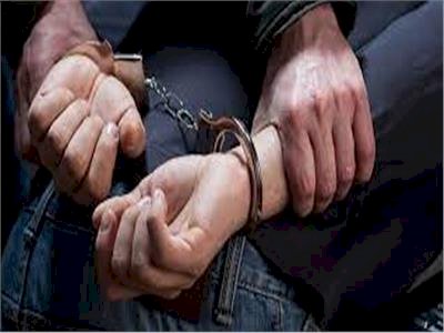 ضبط اثنين سرقوا أجزاءً حديدية من أعمدة الكهرباء بالمنيا