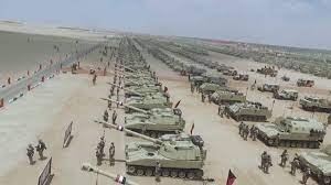 السيسي يتفقد اصطفاف تفتيش حرب الفرقة الرابعة المدرعة فى السويس