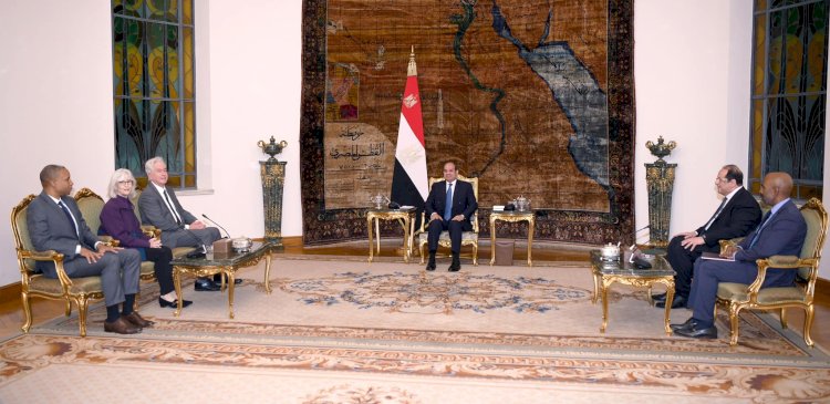 السيسي لمدير المخابرات الأمريكية: يجب وقف إطلاق النار في غزة