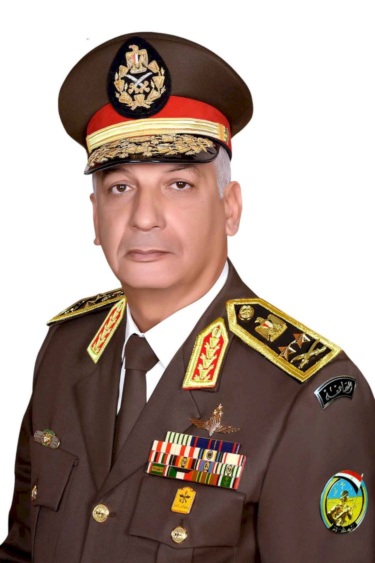 الإعلان عن قبول دفعة جديدة من المتخصصين للعمل كضباط بالقوات المسلحة.. تعرف على التخصصات المطلوبة