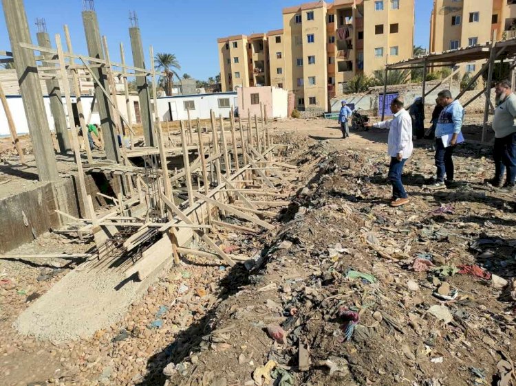 تنفيذ مشروعات المياه والصرف الصحي ضمن حياة كريمة بسوهاج