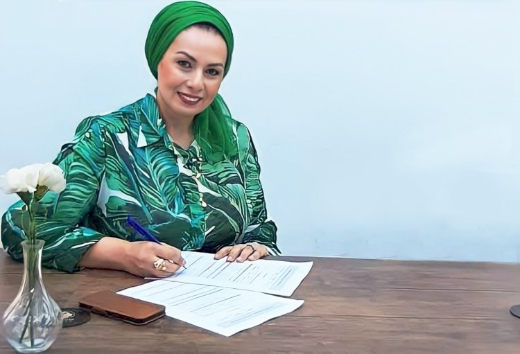 جرمين عامر توقع عقد نشر كتابها الثاني 50 لقطة ميتافيرسية