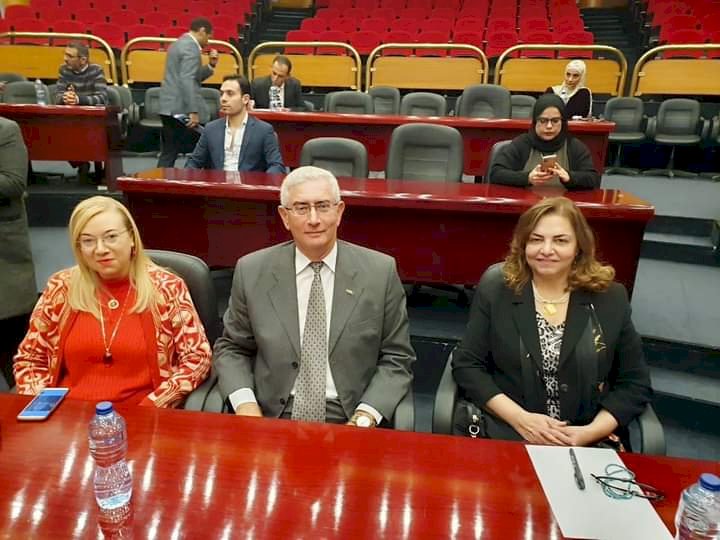 ندوة أكاديمية الفنون تشيد بدور الرئيس السيس في تمكين المرأة المصرية