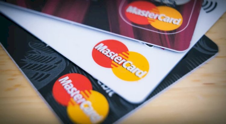 الاستيلاء علي بيانات بطاقات الدفع الالكتروني للعملاء بالمنيا