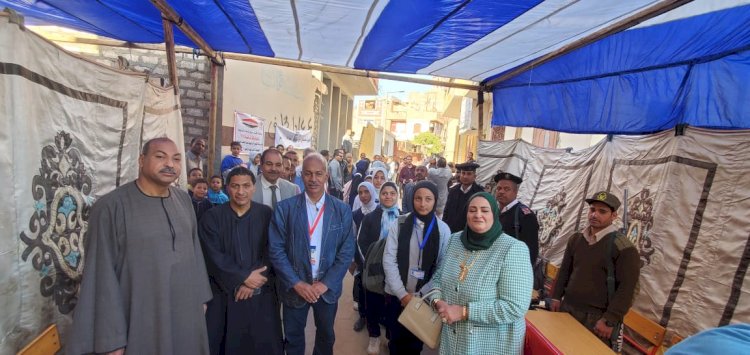 بالصور :استمرار اقبال شعب فرشوط على اللجان الانتخابية