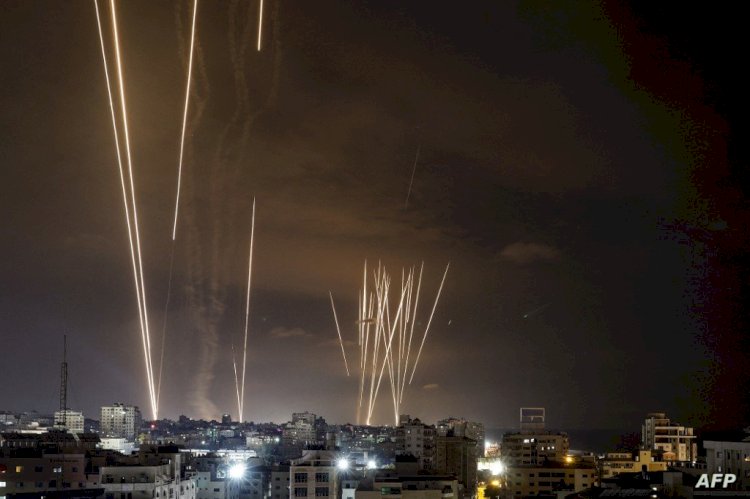 هدية المقاومة لإسرائيل برأس السنه رشقة من الصواريخ في 14 مكان وعلي رأسهم تل أبيب