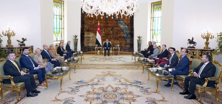 السيسي يستقبل وفدًا من الحزبين الديمقراطي والجمهوري الأمريكيين