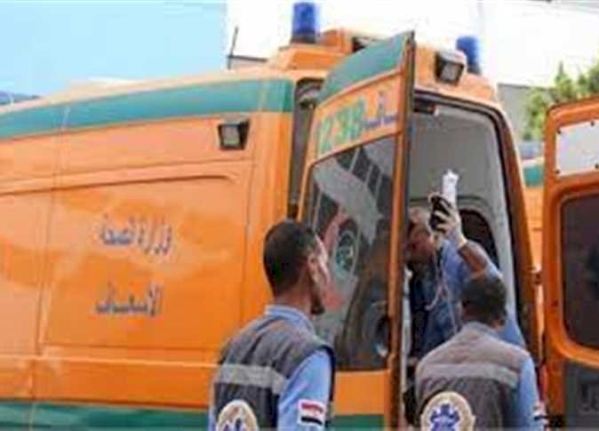إصابة 4 أشخاص في تصادم سيارتين بالمنيا