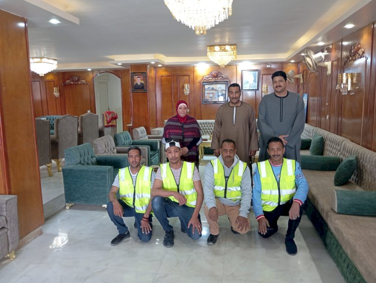 الشعب الجمهوري يواصل توزيع شنط رمضان على الفئات الأولى بالرعاية في قنا