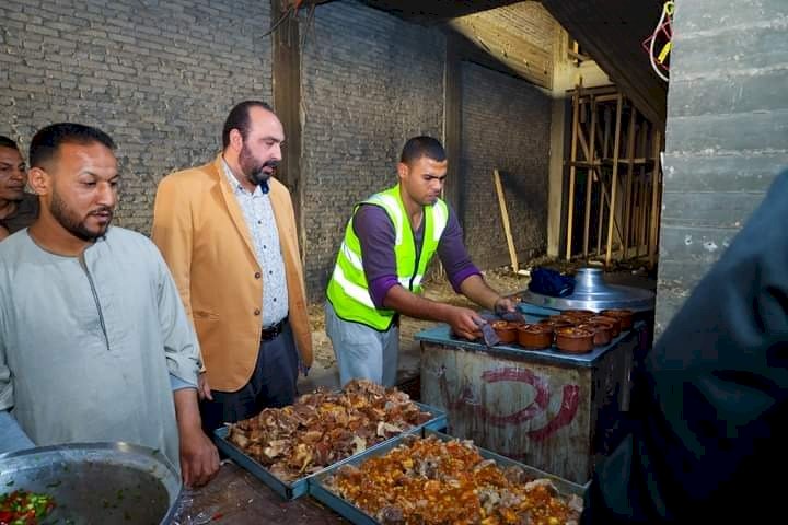 قيادات "الشعب الجمهوري" مع الفئات الأولى بالرعاية على مائدة إفطار رمضان في قنا