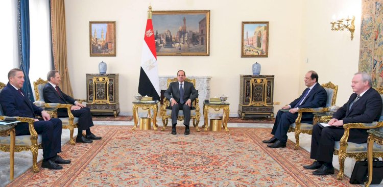السيسي ورئيس الاستخبارات الروسية يبحثان التطورات الإقليمية
