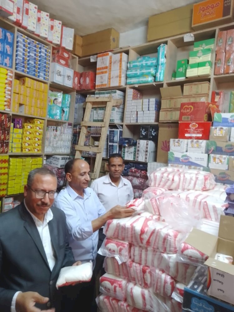 محافظ المنيا يتابع جهود الوحدات المحلية في طرح مواد غذائية مدعمة واستمرار الحملات الرقابية علي الأسواق