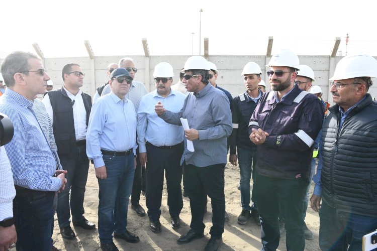 الملا يأمر بسرعة انشاء مصنع السويس لمشتقات الميثانول بدمياط