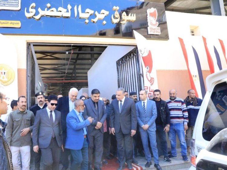 تسكين الباعة الجائلين بالسوق الحضري الجديد بجرجا