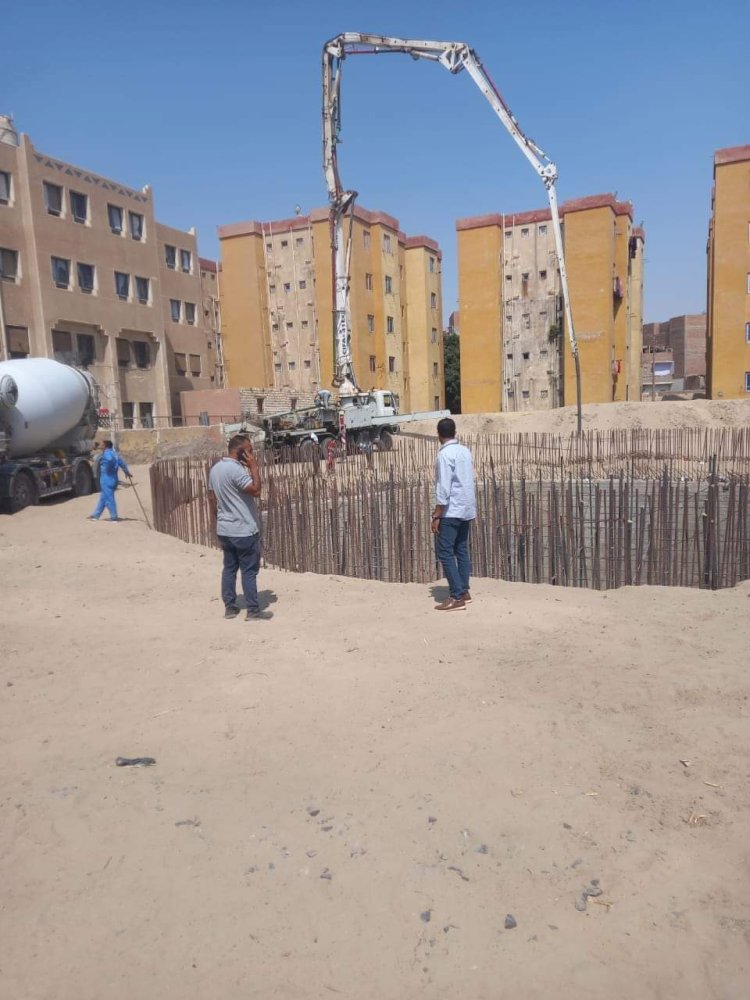 محافظ المنيا يتابع معدلات تنفيذ المشروعات بقرى حياة كريمة