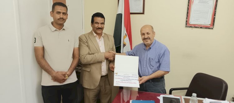 "الشعب الجمهوري" بقنا يكرم القيادات العمالية والعاملين بمصانع السكر والورق بقوص