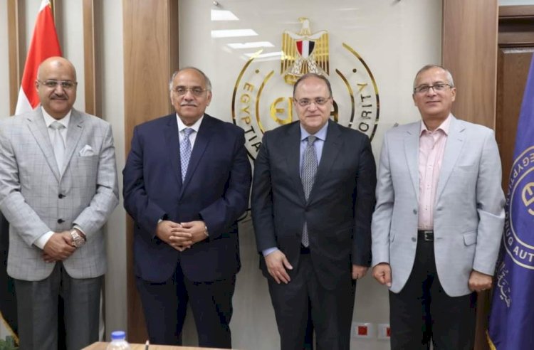 رئيس هيئة الدواء المصرية يؤكد على أهمية التعاون بين الهيئة والمجلس لجذب الاستثمارات الدوائية العالمية