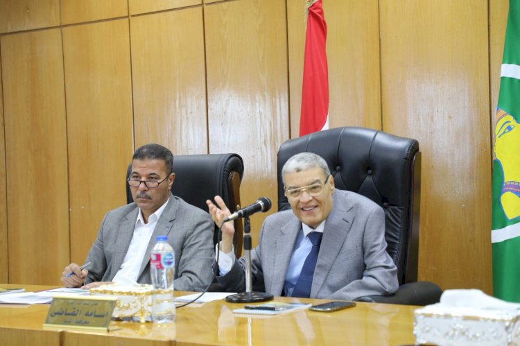 محافظ المنيا يستعرض نسب إنجاز المراكز التكنولوجية في ملف التصالح