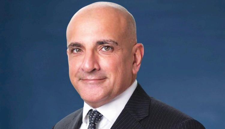 مرتضى العمدة يكتب:حدوتة بنك .. عمرو ثروت"الإنجازات" «1»