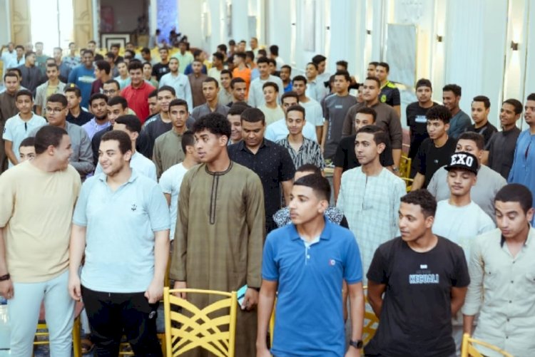 "الشعب الجمهورى" ينظم مراجعات مجانية لطلاب الثانوية العامة بنقادة