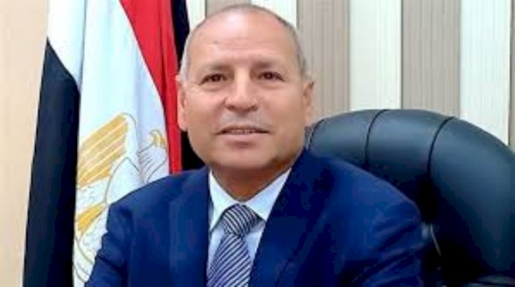 محافظ القاهرة: زيادة سعر المواد البترولية معقولة.. ورفعنا النقل العام جنيه واحد