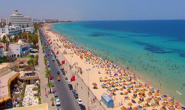 إيمان بدر تكتب : شواطئ مصر بعيدة عن حزام الزلازل ولن تتعرض لتسونامي البحر المتوسط