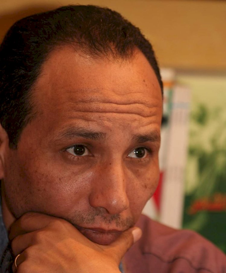 وأنا صانع الملوك للشاعر الكبير مصطفي عبادة
