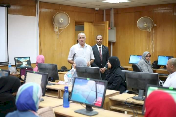 جامعة جنوب الوادي تنظم دورة تدريبية لتنمية مهارات معلمي الحاسب الآلي بإدارة قنا التعليمية