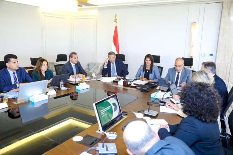 التنمية الاقتصادية والموارد  المائية والزراعة يستعرضون مع بعثة البنك الدولي مشروع التحول الزراعي الغذائي