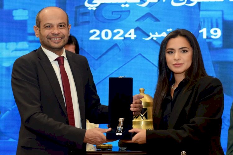 رئيس البورصة يشارك قيادات الشركة الدولية للأسمدة والكيماويات فعالية "قرع الجرس"