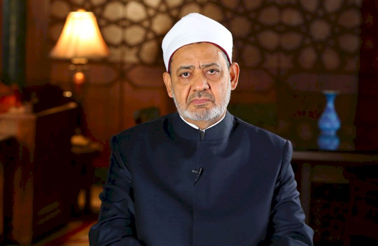 شيخ الأزهر يقطع زيارته لأذربيجان بعد وفاة شقيقته