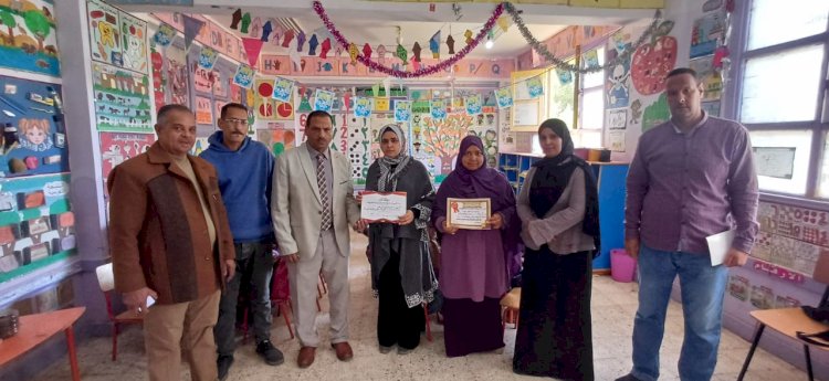 إحالة مدير مدرسة وعدد من المعلمين والموجهين وتكريم اخرين