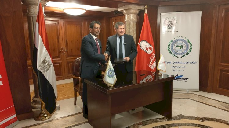 مصر للتأمين والاتحاد العربي للمخلصين الجمركيين يوقعان مذكرة تفاهم