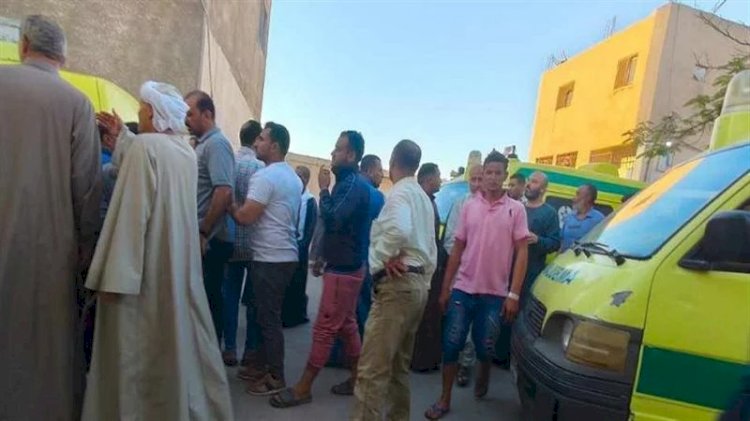 إصابة عاملين سقطا من برج كهرباء في المنيا